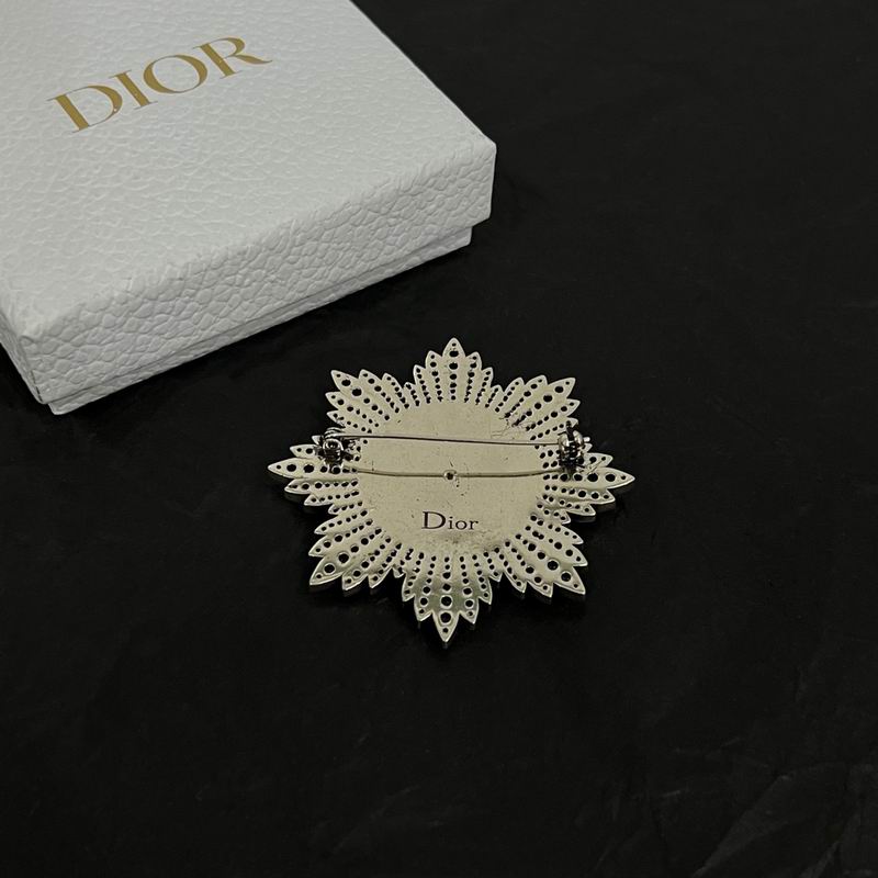 Dior Brooch 05lyr40 (14)