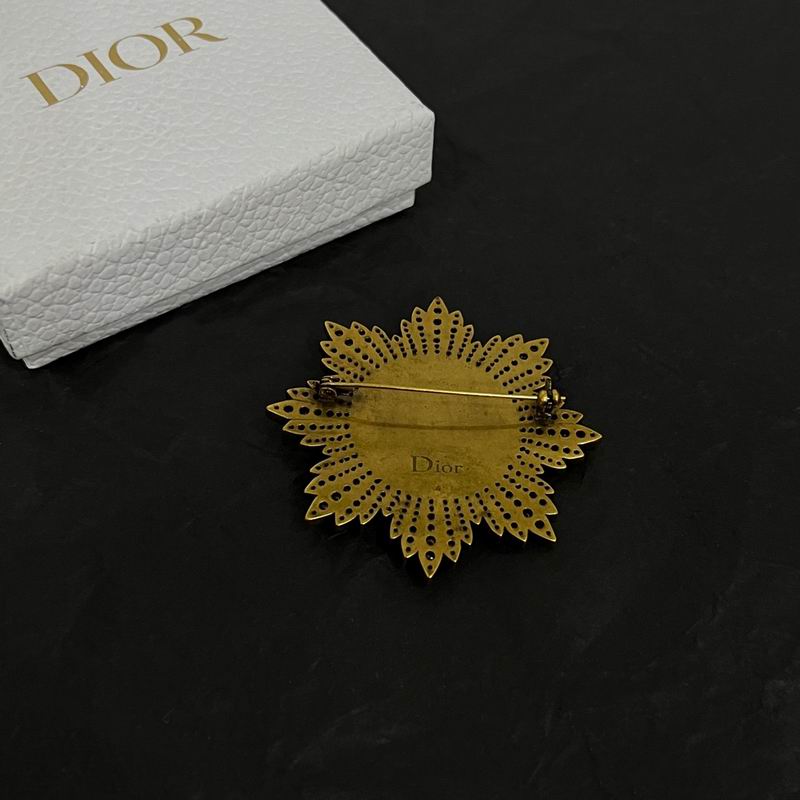 Dior Brooch 05lyr40 (6)