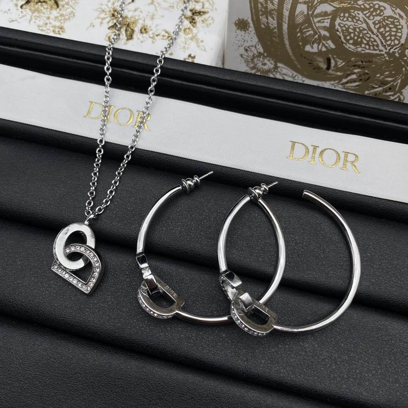 Dior Suits 05lyr69 (1)