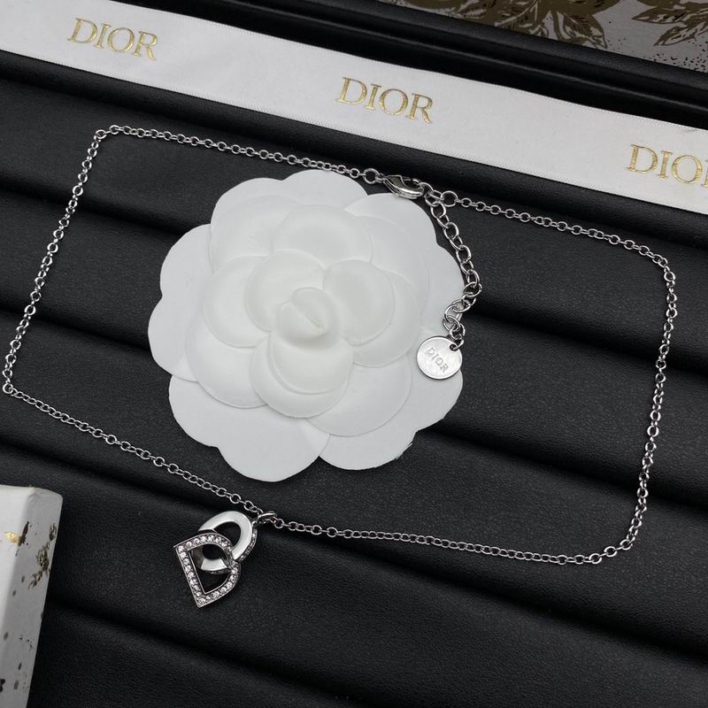 Dior Suits 05lyr69 (3)