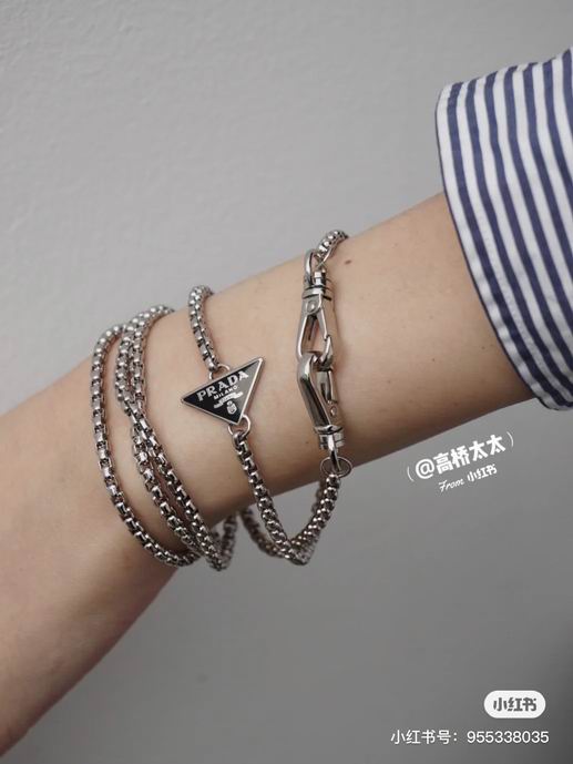 Prada necklace 04lyh09 (3)