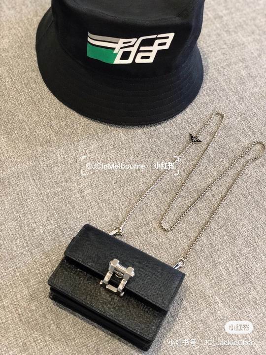 Prada necklace 05lyh22 (6)