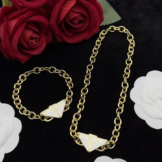 Prada suits 06lyh01 (5)