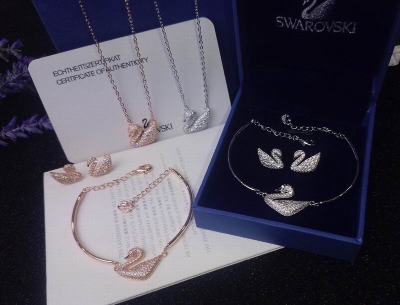 Swarovski Suits 05lyx02 (2)