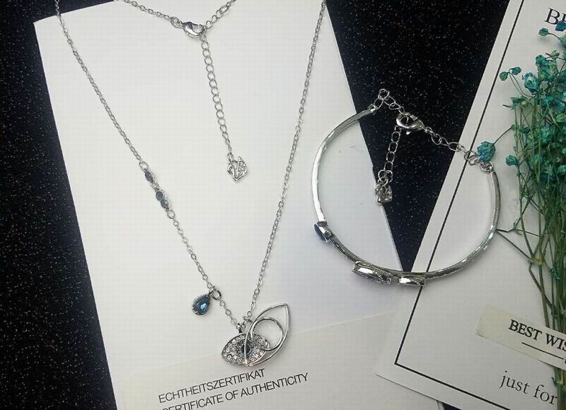 Swarovski Suits 05lyx03 (2)