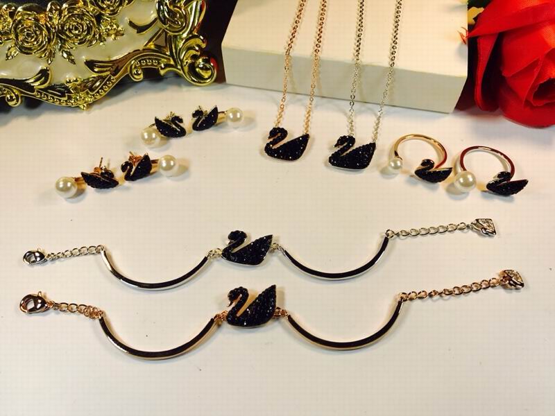 Swarovski Suits 05lyx04 (6)