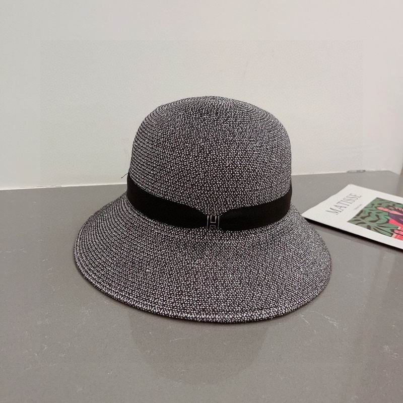 26 Hermes Top Hat