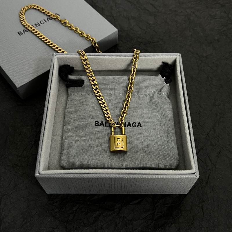 Balenciaga necklace 01lyr14