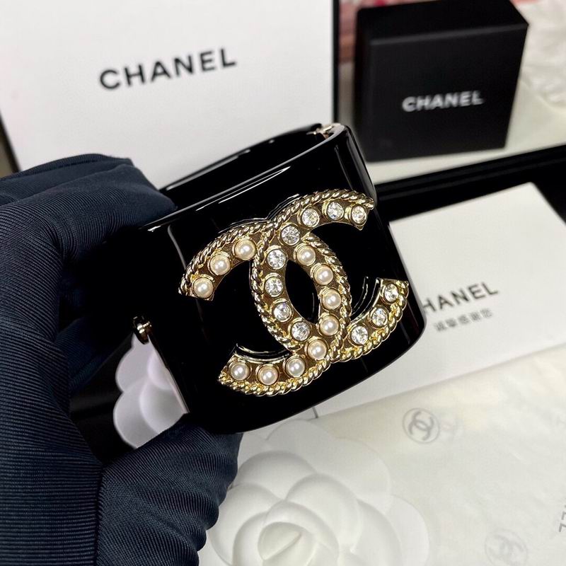 Chanel bracelet 1lyx5