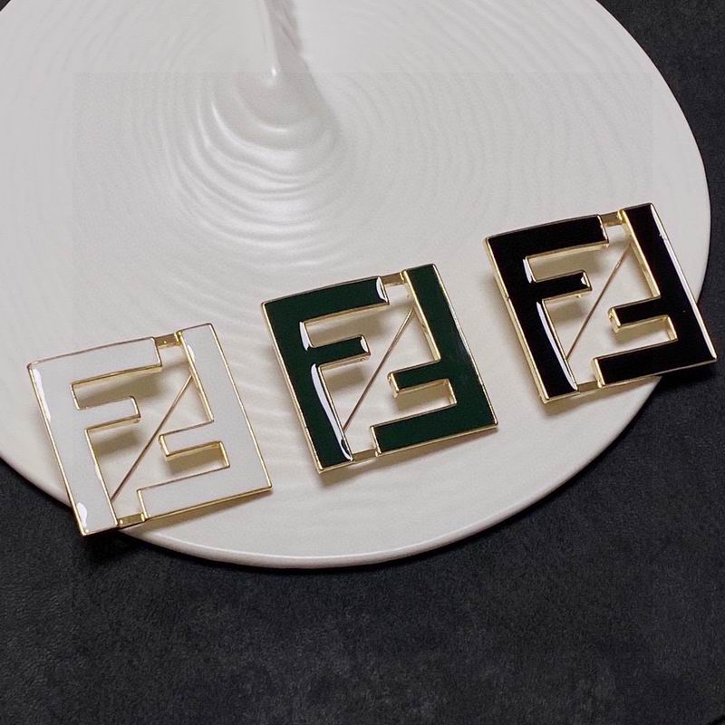 Fendi brooch 10lyr1