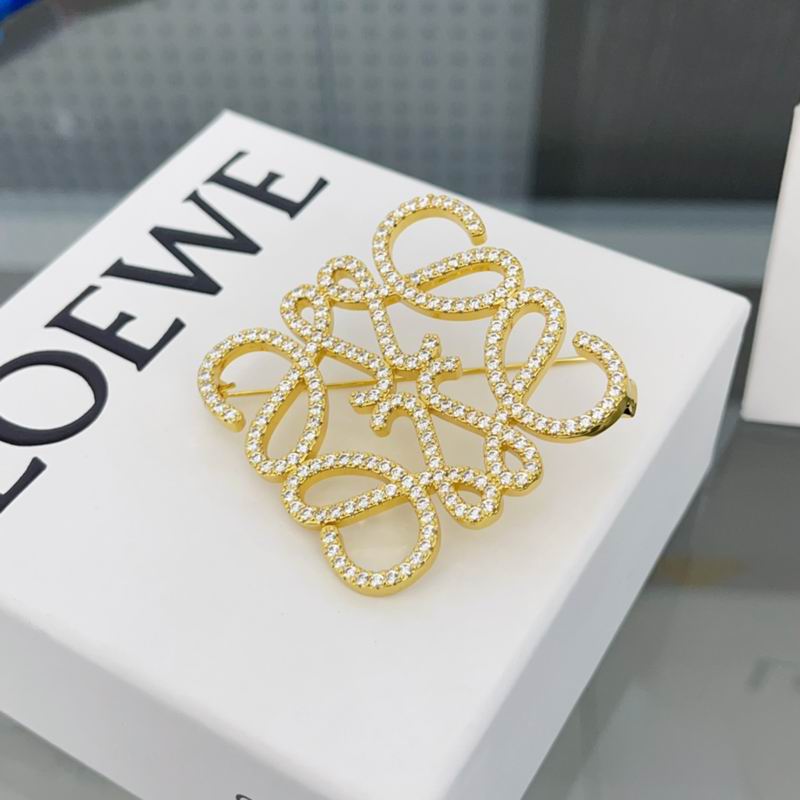 Loewe brooch 01lyw16