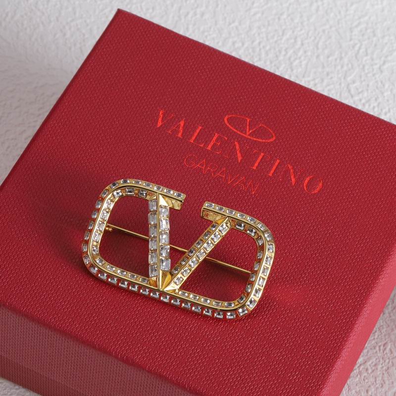 Valentino brooch 12lyx5