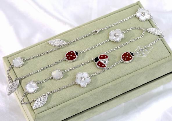 Van Cleef & Arpels bracelet lyh15