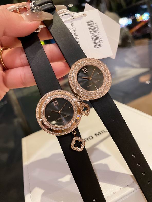 Van Cleef & Arpels women 32mm 080606