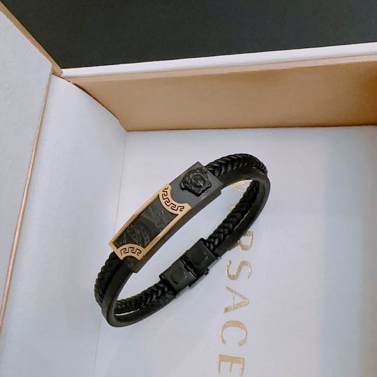 Versace bracelet lyh19