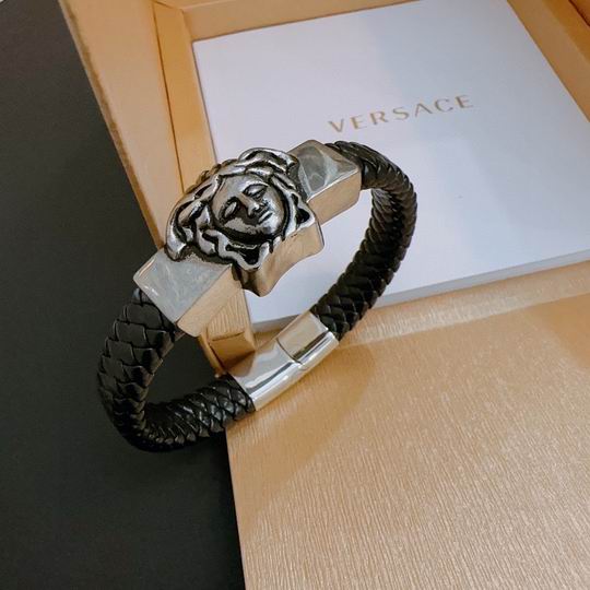 Versace bracelet lyh30