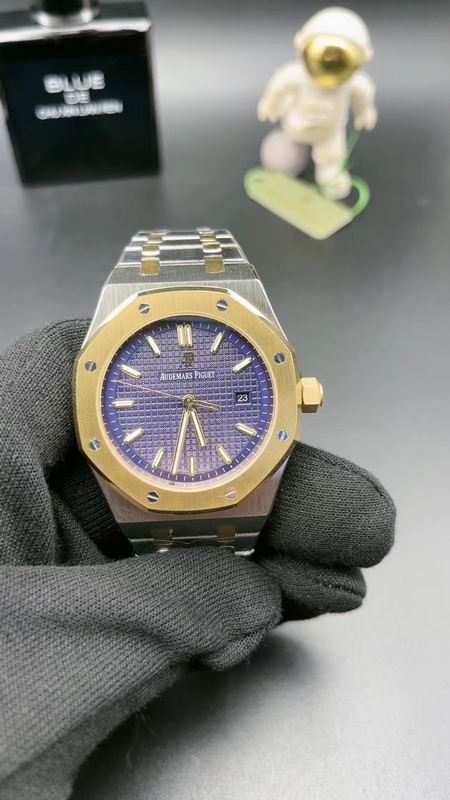 AP watch 30 (40)