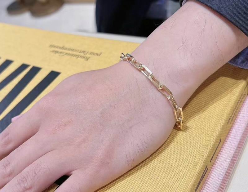 Cartier bracelet 12lyx47 (11)