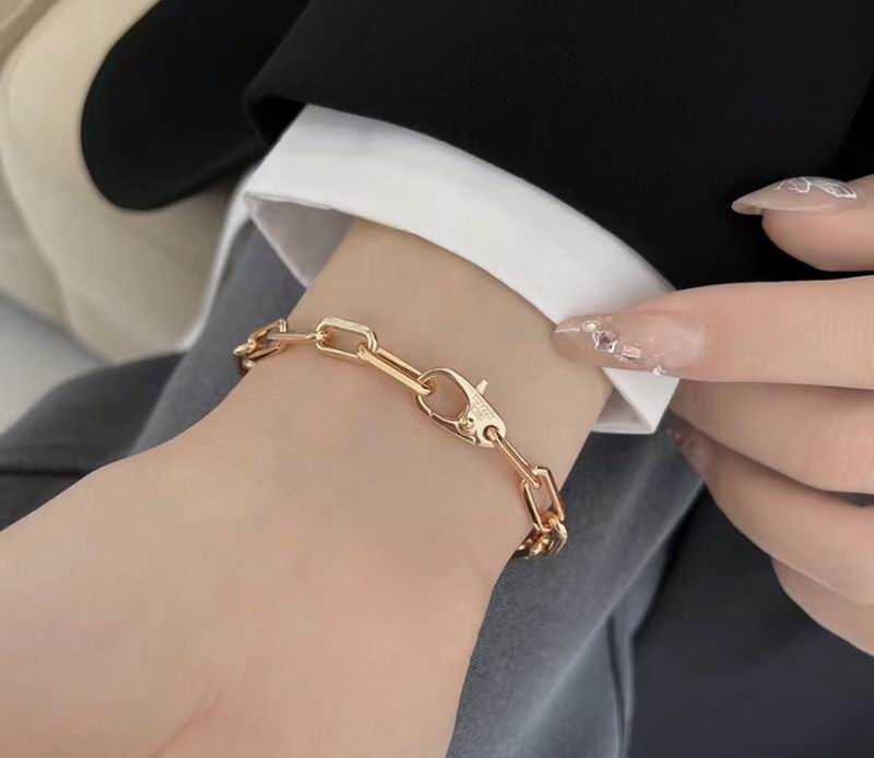 Cartier bracelet 12lyx47 (2)