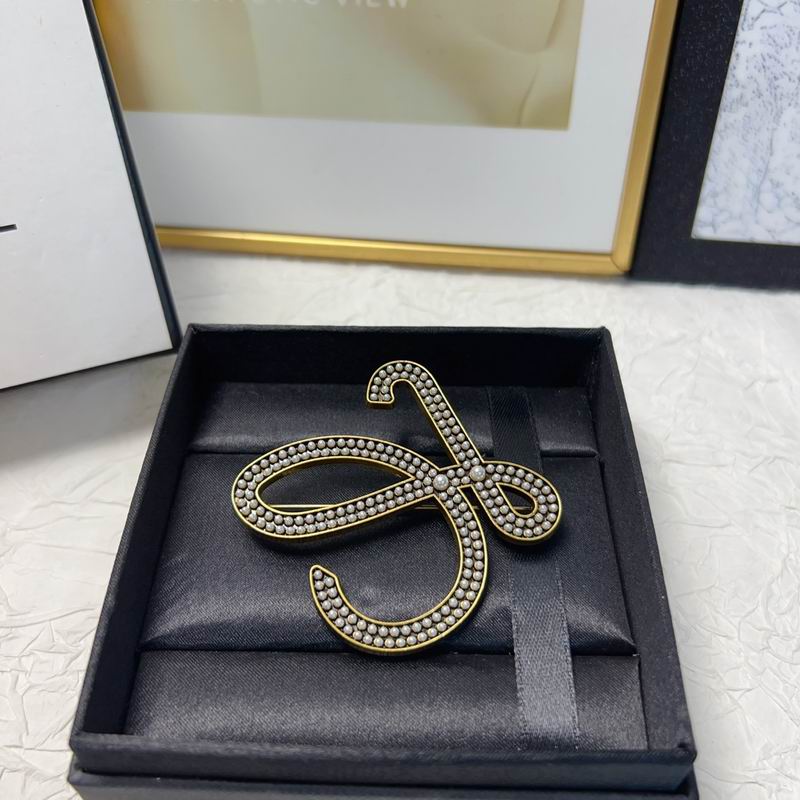 Loewe brooch 11lyw11 (5)