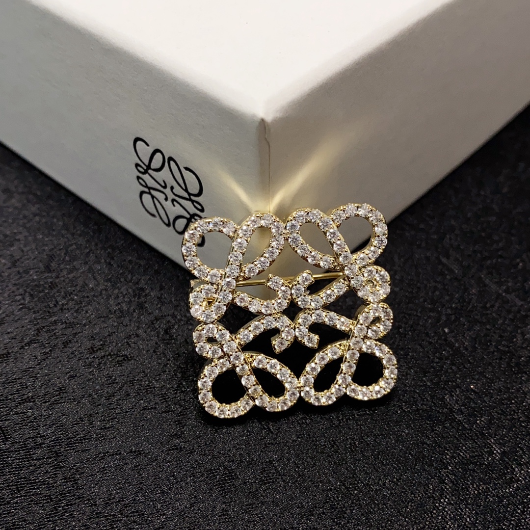 Loewe brooch 11lyw12 (1)