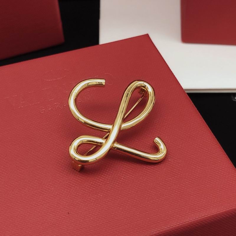 Loewe brooch 11lyw6 (3)