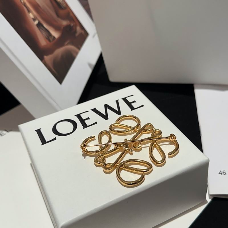 Loewe brooch 11lyw7 (1)