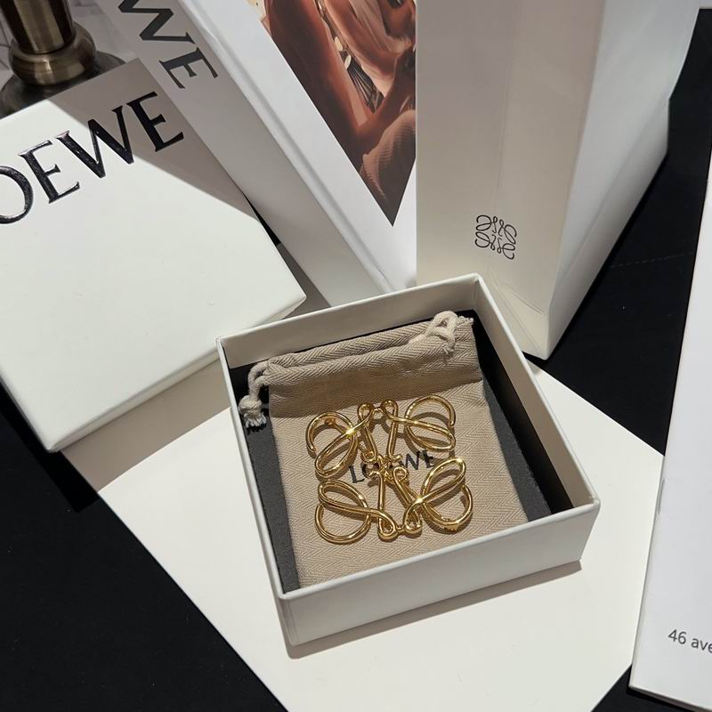 Loewe brooch 11lyw7 (3)