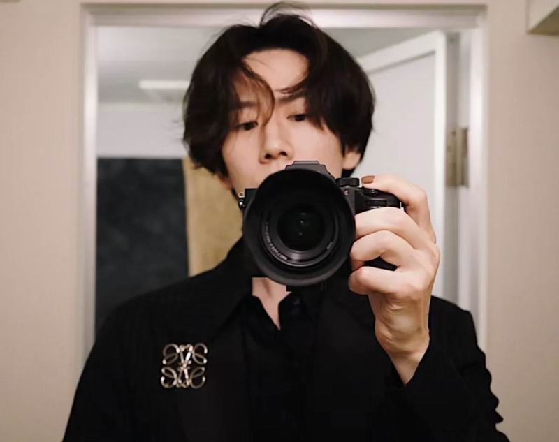 Loewe brooch 11lyw9 (3)