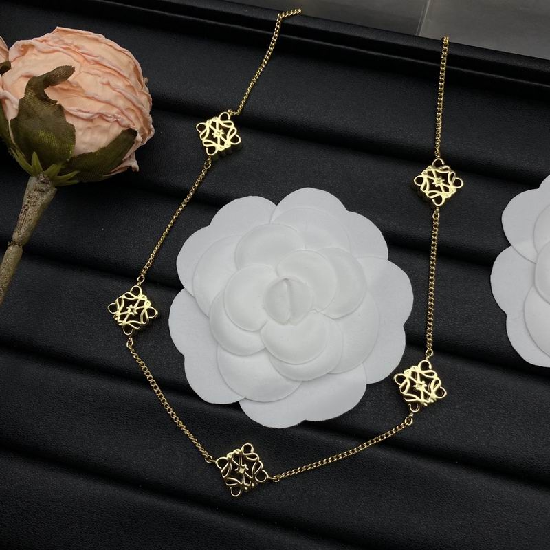 Loewe necklace 11lyw6 (2)