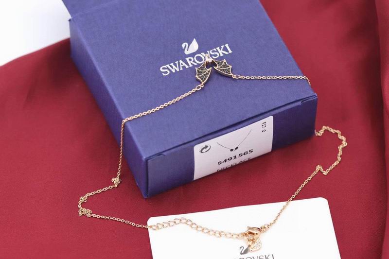 Swarovski Necklace 01lyr32 (1)