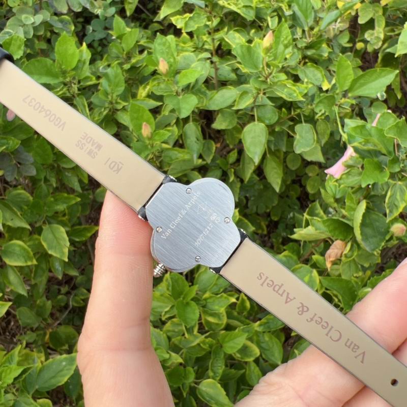 Van Cleef & Arpels 27mm 05 (9)