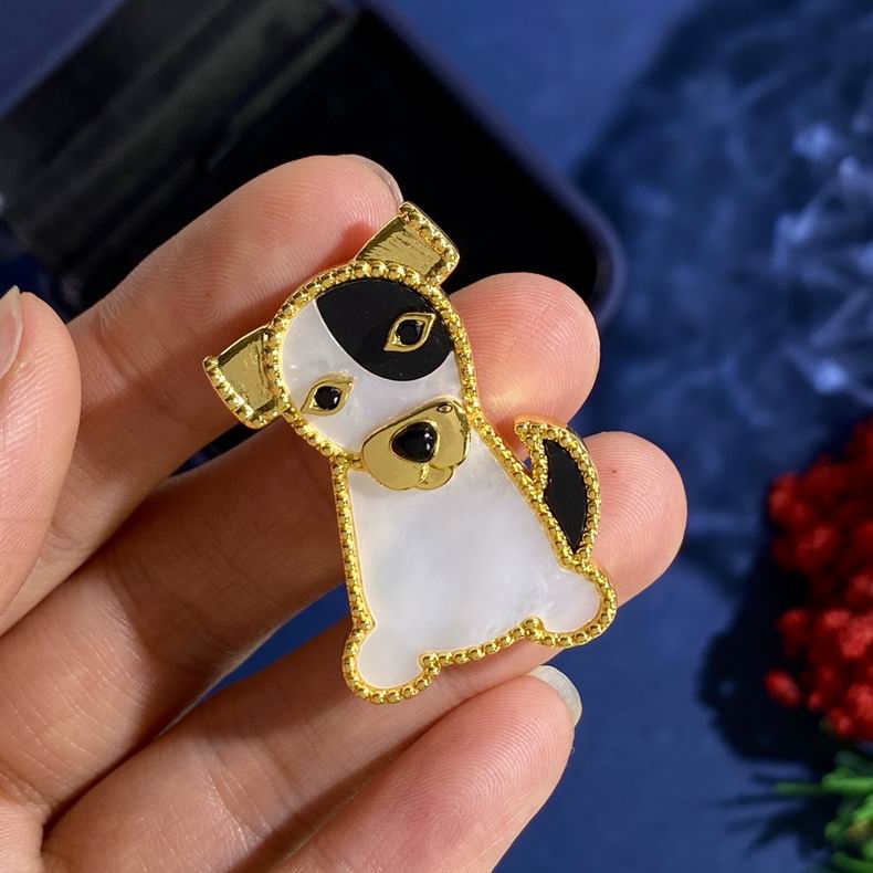 Van Cleef  Arpels brooch 121076  (4)