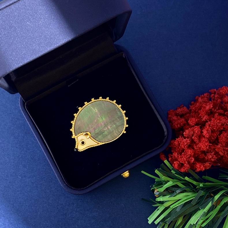 Van Cleef  Arpels brooch 121078  (1)