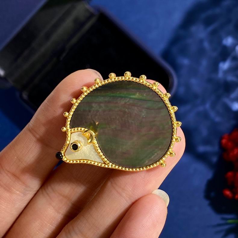 Van Cleef  Arpels brooch 121078  (2)