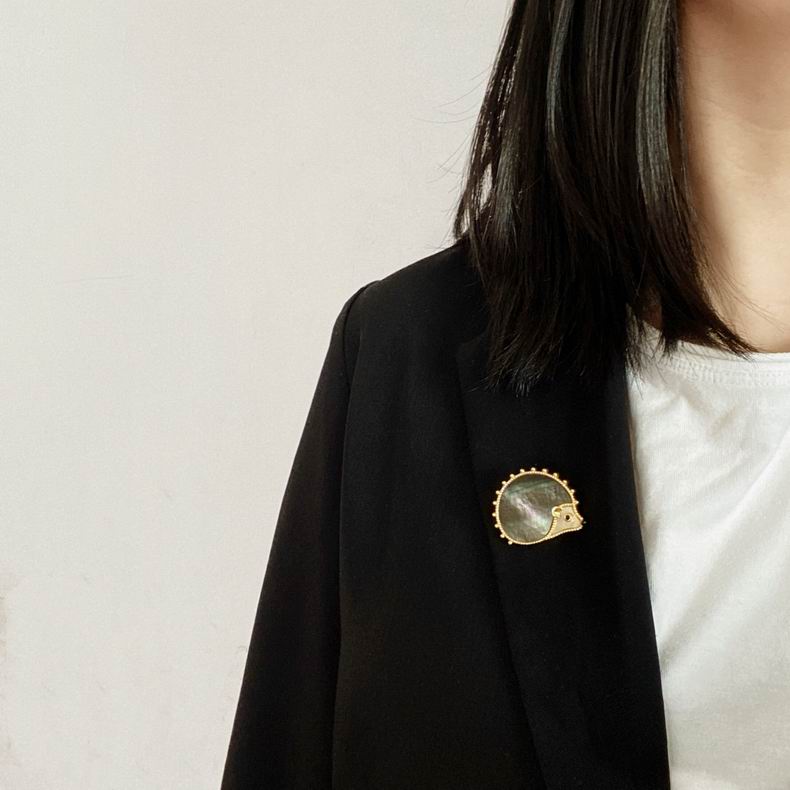 Van Cleef  Arpels brooch 121078  (4)