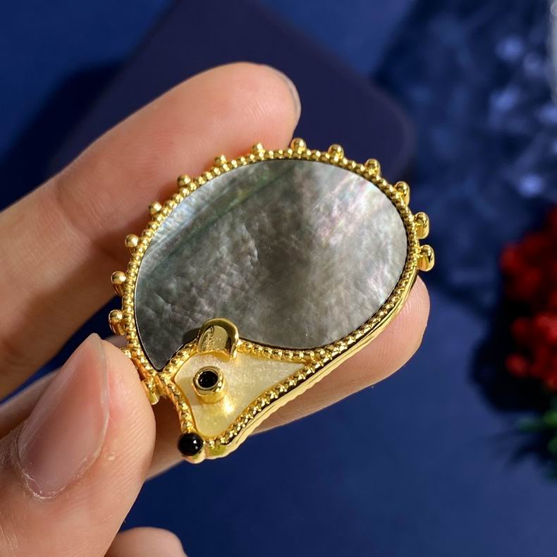 Van Cleef  Arpels brooch 121078  (5)