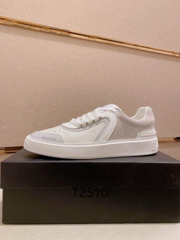 2818028