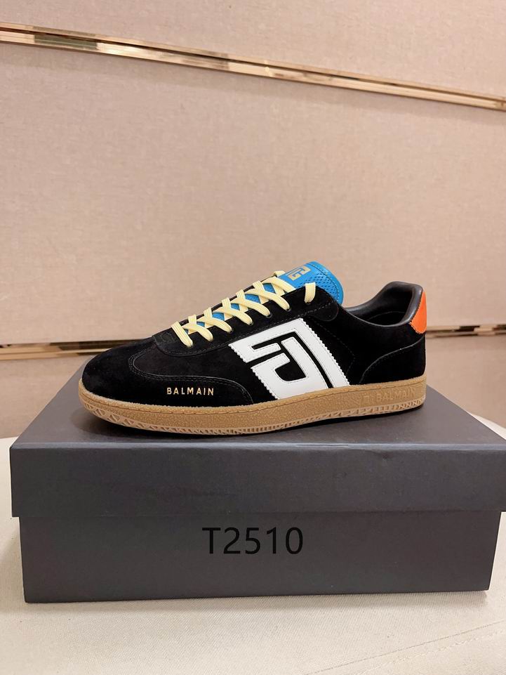 2818038
