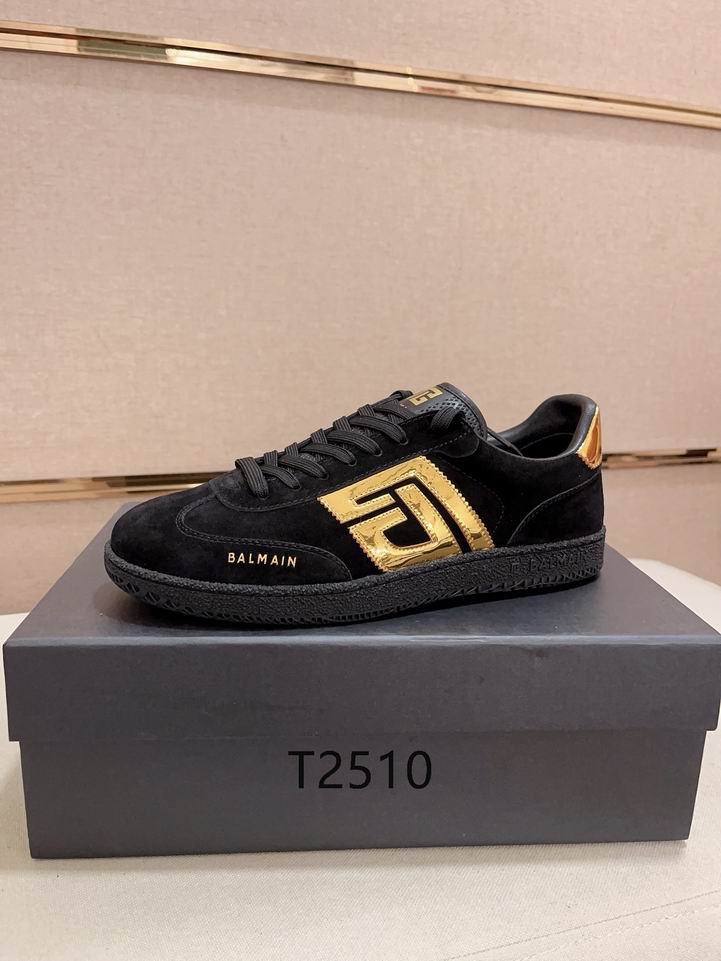2818040