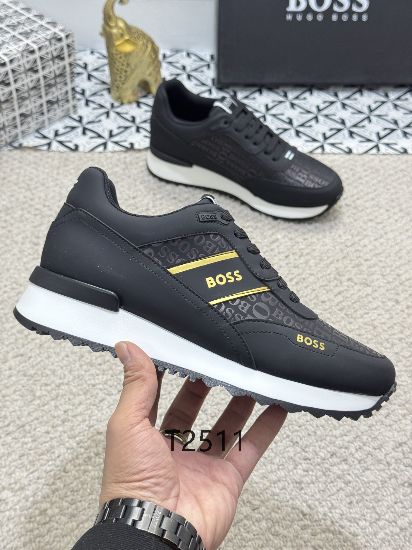 2850536